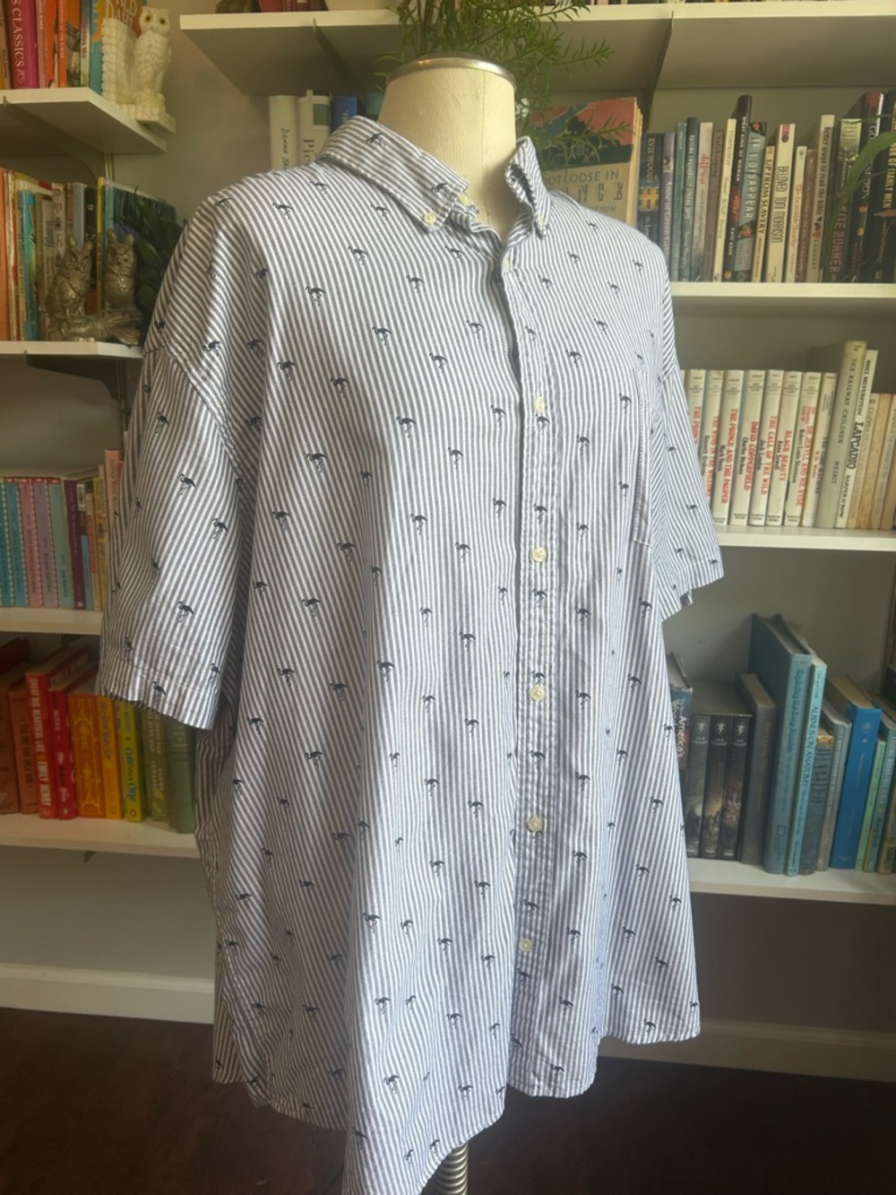 Men's Blue Pinstripe Short-Sleeve Button-Down Shirt